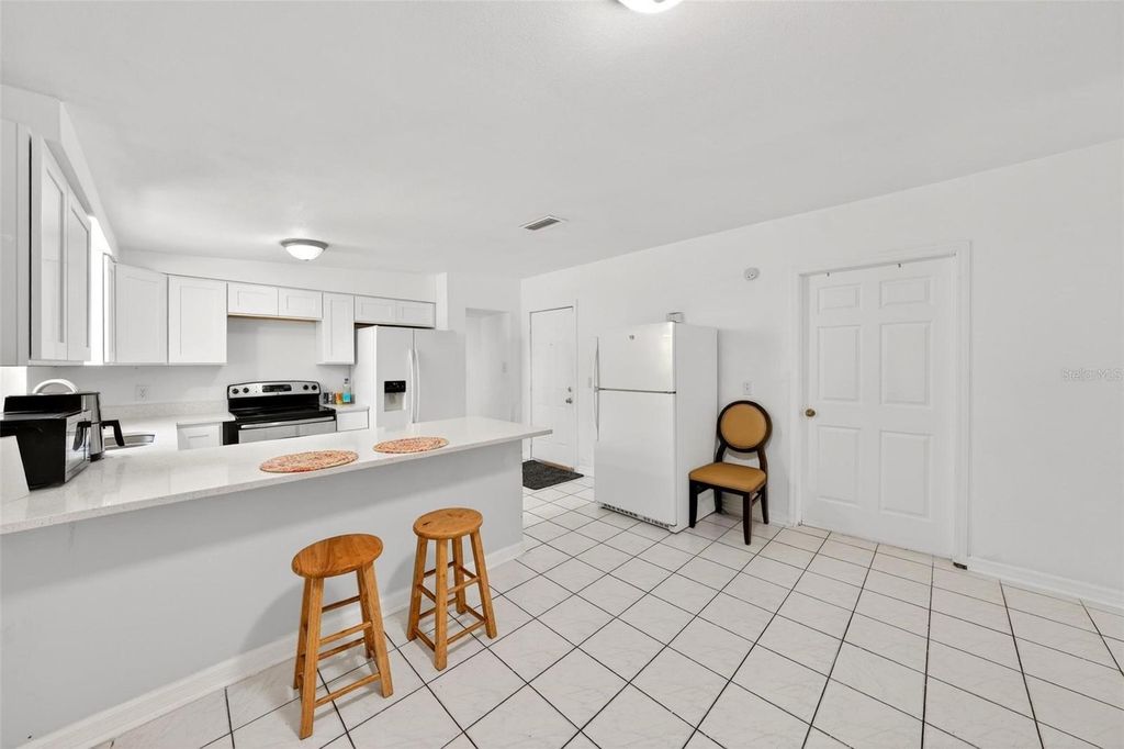 Image 3 of property listing at 410 SANTIAGO AVENUE, Orlando, FL 32807
