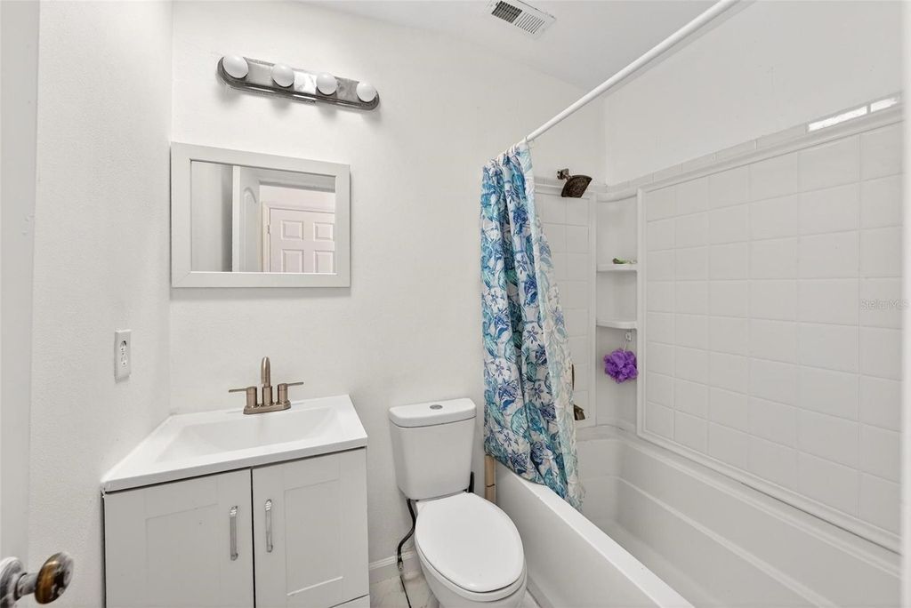 Image 21 of property listing at 410 SANTIAGO AVENUE, Orlando, FL 32807