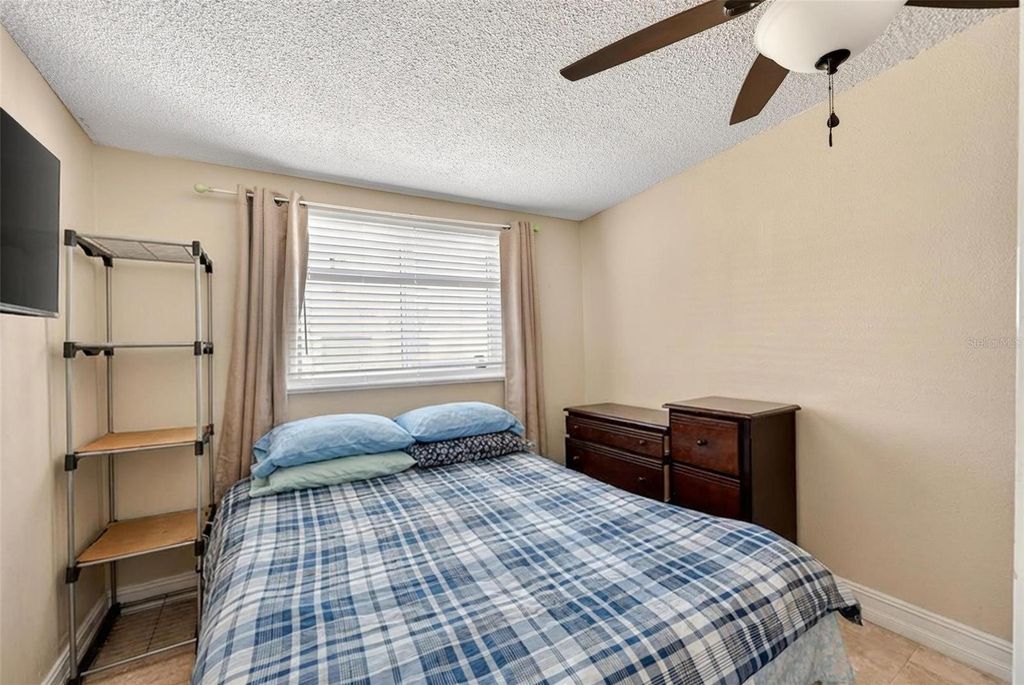 Image 25 of property listing at 410 SANTIAGO AVENUE, Orlando, FL 32807