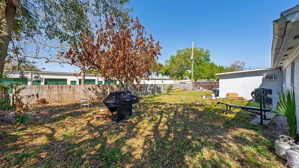 Image 27 of property listing at 410 SANTIAGO AVENUE, Orlando, FL 32807