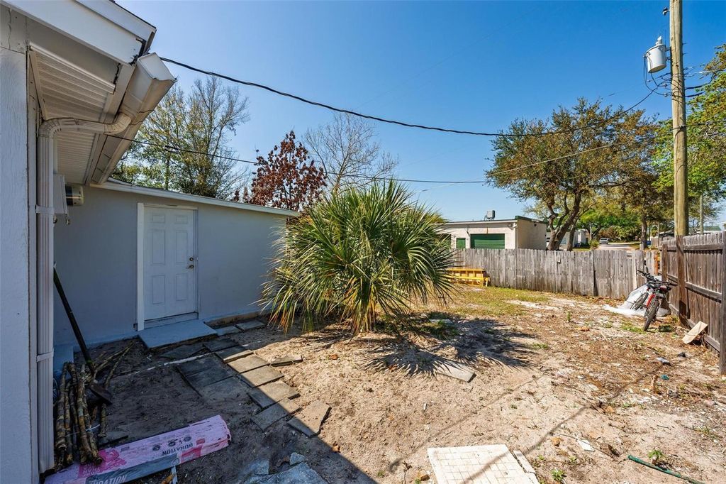 Image 28 of property listing at 410 SANTIAGO AVENUE, Orlando, FL 32807