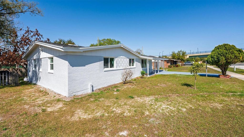 Image 34 of property listing at 410 SANTIAGO AVENUE, Orlando, FL 32807