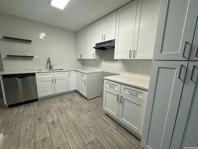 2703 Menchaca B, San Antonio, TX 78228