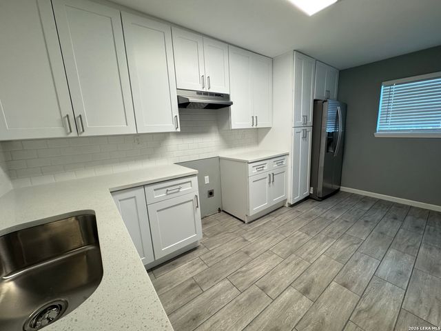 2703 Menchaca B, San Antonio, TX 78228