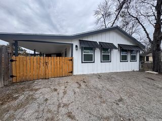 2703 Menchaca B, San Antonio, TX 78228