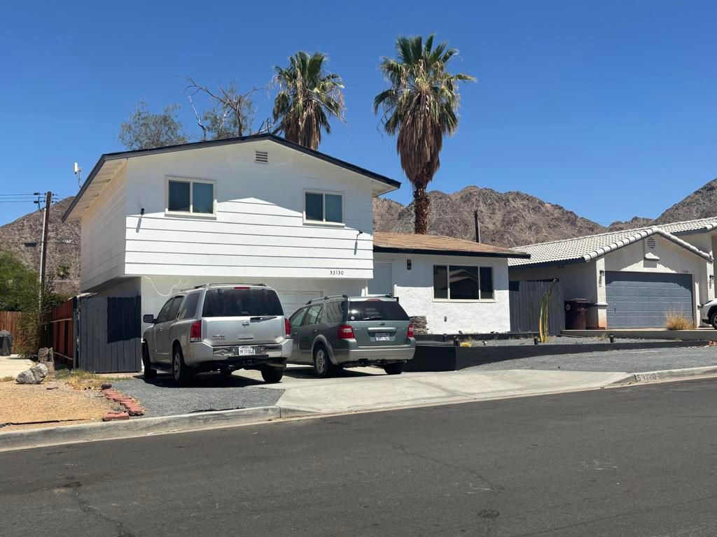 Image 2 of property listing at 53130 Avenida Mendoza, La Quinta, CA 92253