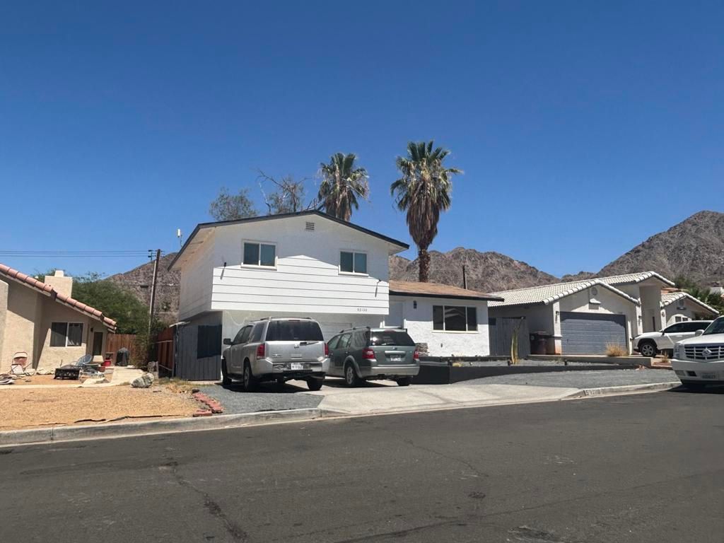 Image 3 of property listing at 53130 Avenida Mendoza, La Quinta, CA 92253
