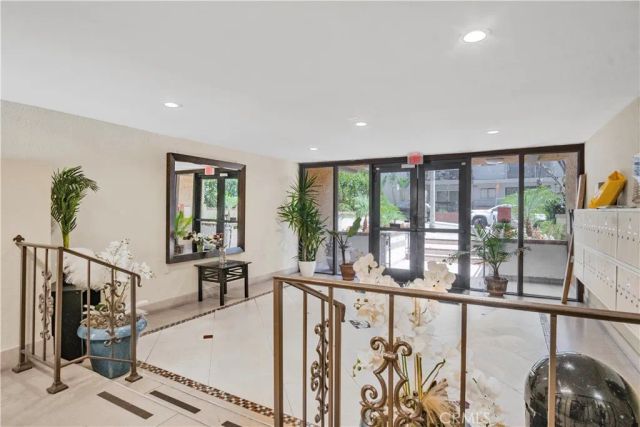 1735 N Fuller 224, Los Angeles, CA 90046