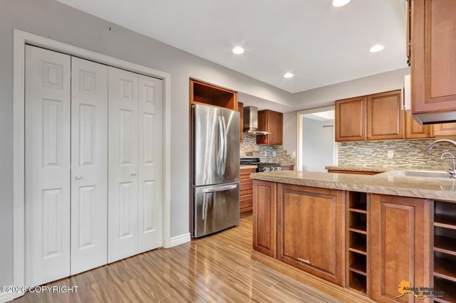 2400 Brook Hill Circle, Anchorage, AK 99516