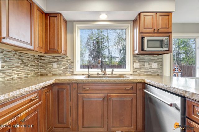 2400 Brook Hill Circle, Anchorage, AK 99516