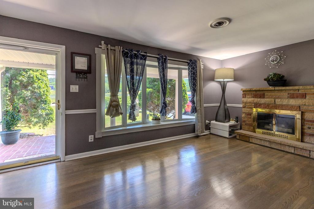 Image 11 of property listing at 8418 MAPLEVILLE RD, Boonsboro, MD 21713