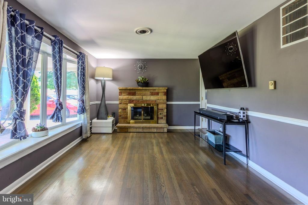 Image 12 of property listing at 8418 MAPLEVILLE RD, Boonsboro, MD 21713