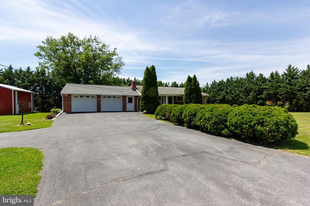 Image 5 of property listing at 8418 MAPLEVILLE RD, Boonsboro, MD 21713