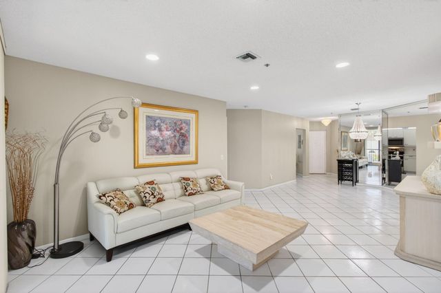 5133 Brisata Circle L, Boynton Beach, FL 33437