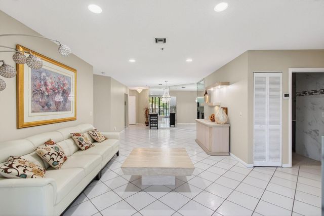 5133 Brisata Circle L, Boynton Beach, FL 33437