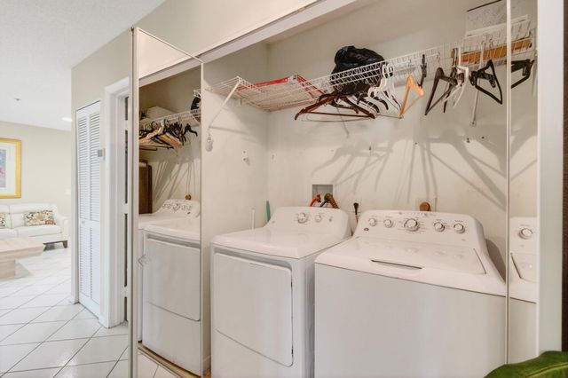 5133 Brisata Circle L, Boynton Beach, FL 33437