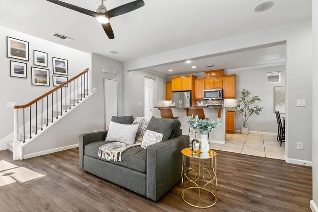 215 215 W Santa Cruz Way, Mountain House, CA 95391