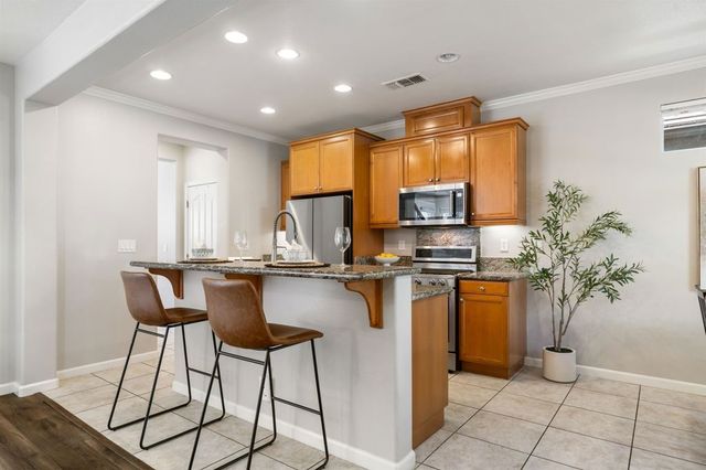 215 215 W Santa Cruz Way, Mountain House, CA 95391