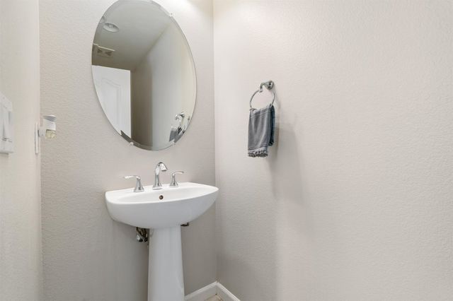 215 215 W Santa Cruz Way, Mountain House, CA 95391