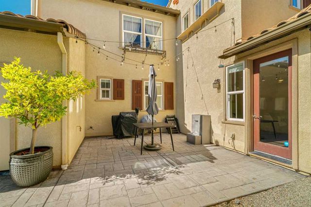 215 215 W Santa Cruz Way, Mountain House, CA 95391