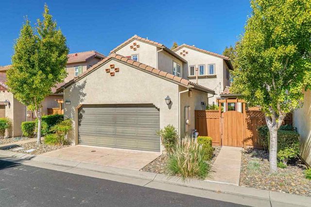 215 215 W Santa Cruz Way, Mountain House, CA 95391