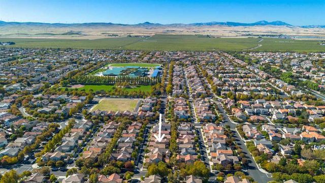 215 215 W Santa Cruz Way, Mountain House, CA 95391