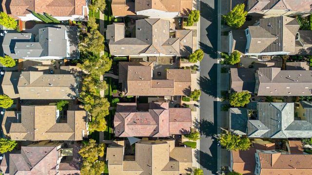 215 215 W Santa Cruz Way, Mountain House, CA 95391