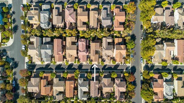 215 215 W Santa Cruz Way, Mountain House, CA 95391