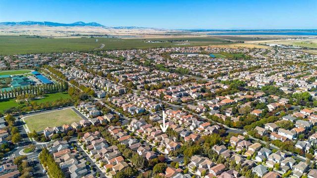 215 215 W Santa Cruz Way, Mountain House, CA 95391