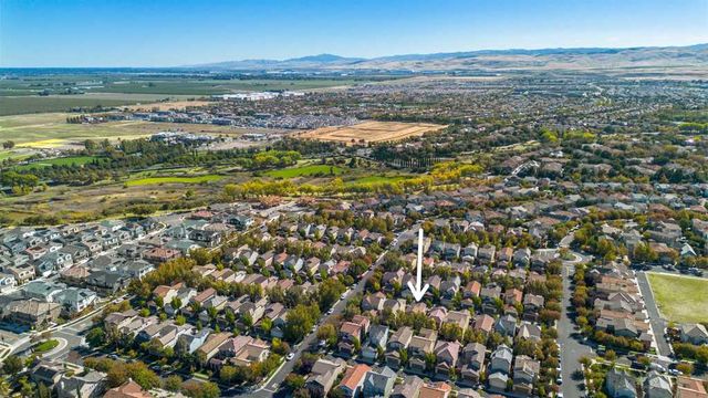 215 215 W Santa Cruz Way, Mountain House, CA 95391