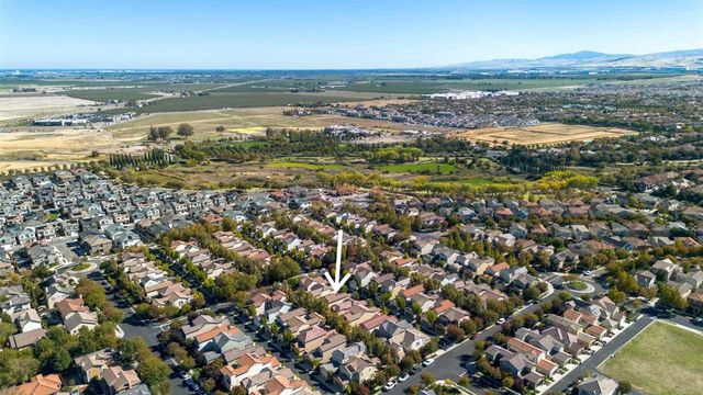 215 215 W Santa Cruz Way, Mountain House, CA 95391