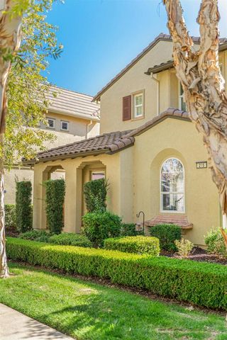 215 215 W Santa Cruz Way, Mountain House, CA 95391