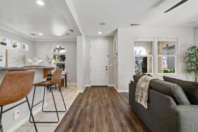 215 215 W Santa Cruz Way, Mountain House, CA 95391