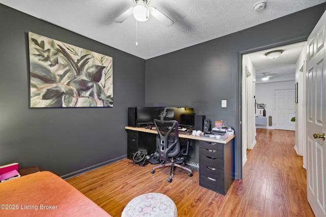 496 Simmons Ln, Mt Washington, KY 40047