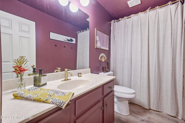 496 Simmons Ln, Mt Washington, KY 40047