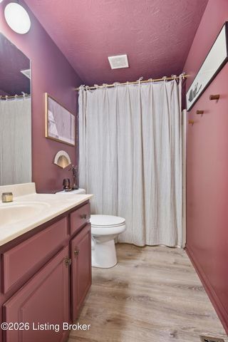 496 Simmons Ln, Mt Washington, KY 40047