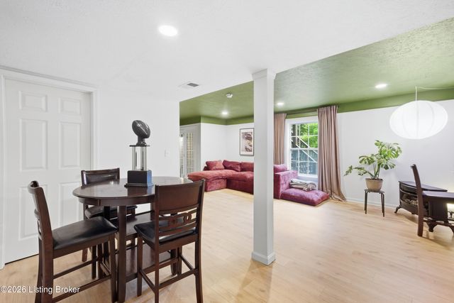 496 Simmons Ln, Mt Washington, KY 40047