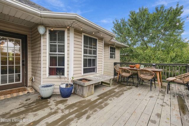 496 Simmons Ln, Mt Washington, KY 40047