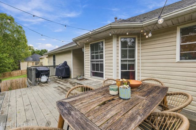 496 Simmons Ln, Mt Washington, KY 40047
