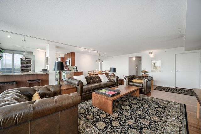 9725 Woods Drive 1002, Skokie, IL 60077