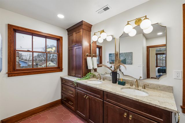 3507 11th Street, Des Moines, IA 50313