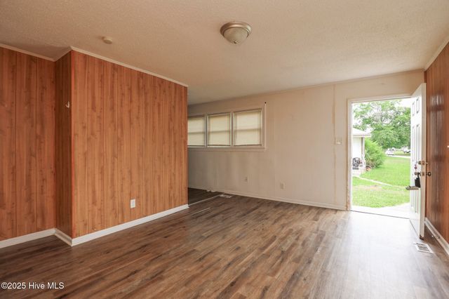 309-311 Starling Street, Jacksonville, NC 28540