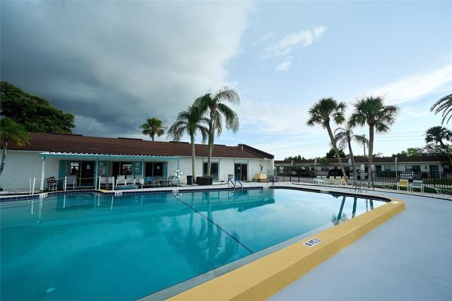 13850 OAKWOOD LANE, Seminole, FL 33776