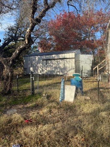 203 S Ridgeview Court, Azle, TX 76020