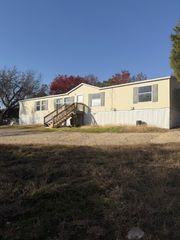 203 S Ridgeview Court, Azle, TX 76020