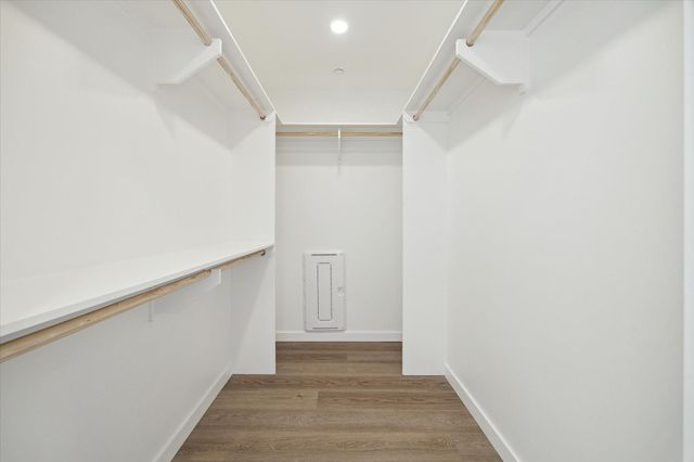 1 Riva Row 1117, The Woodlands, TX 77380