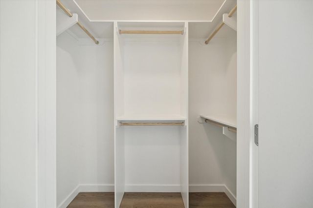 1 Riva Row 1117, The Woodlands, TX 77380