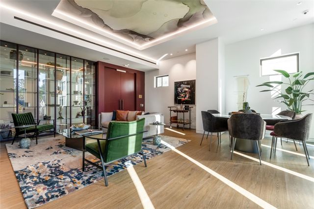 1 Riva Row 1117, The Woodlands, TX 77380