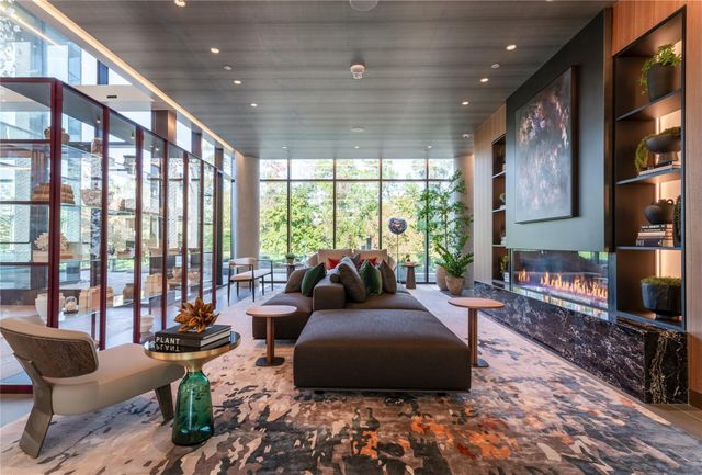 1 Riva Row 1117, The Woodlands, TX 77380