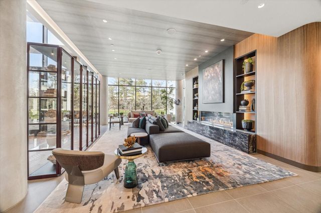 1 Riva Row 1117, The Woodlands, TX 77380